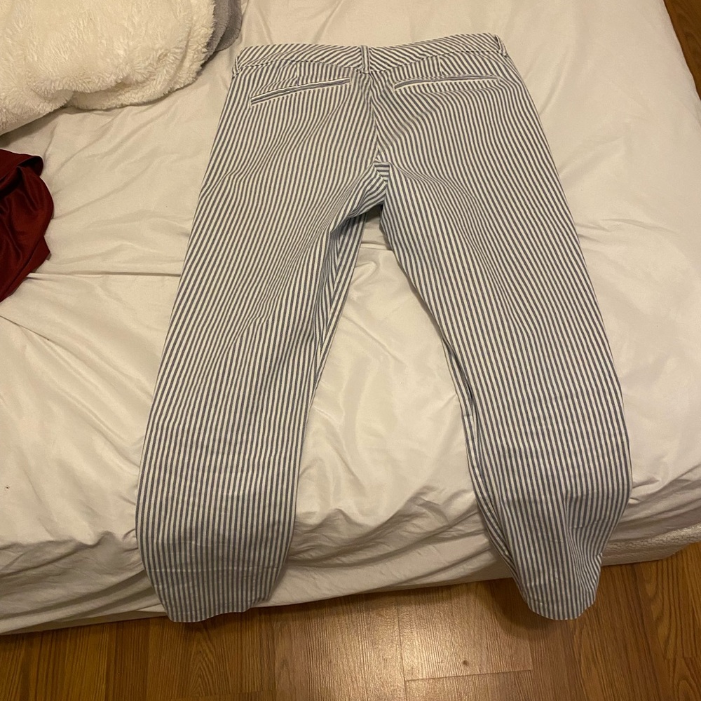 Old Navy pixie pants size two.